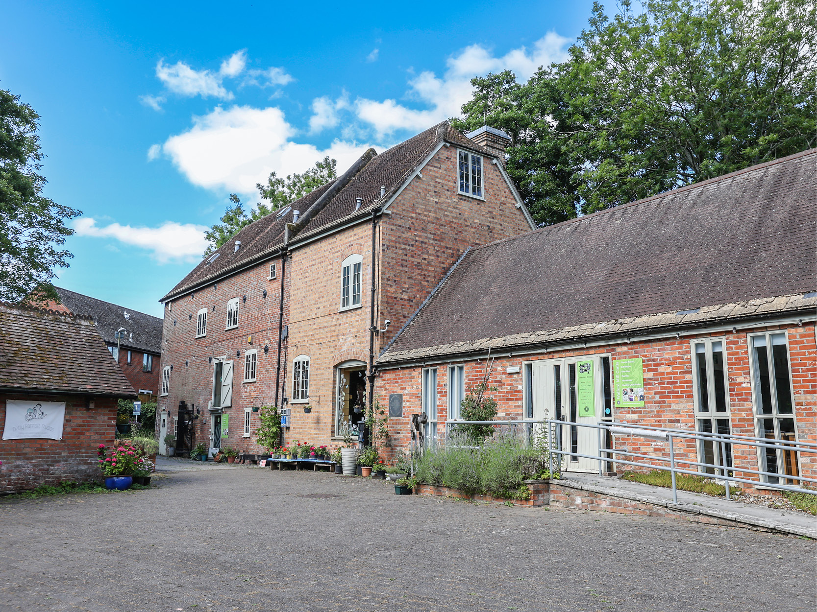 Courtyard market